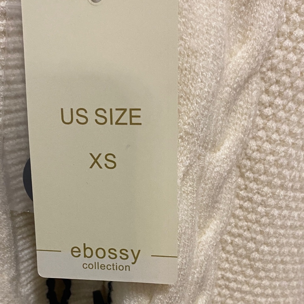 Women’s Cream Cable Knit V-Neck Sweater with Navy Trim size XS mall - Picture 6 of 15